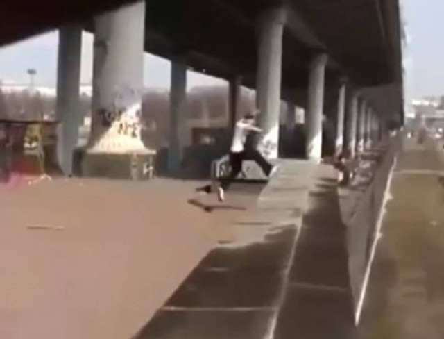 «Τρελός» Ρώσος κάνει Parkour (vid)