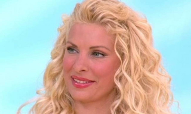 Δείτε την Ελένη Μενεγάκη να διαφημίζει λάδι την δεκαετία του 90