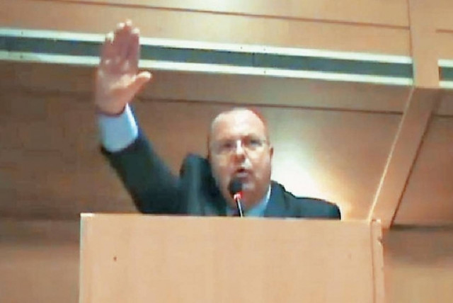 Δίωξη κατά του ψυχιάτρου της Χρυσής Αυγής