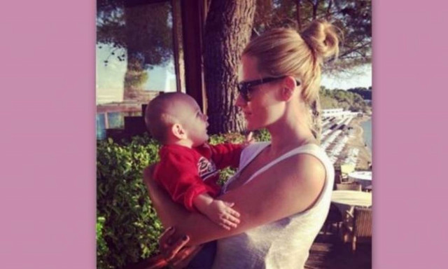 Η Νάταλι Θάνου μας δείχνει τον τεσσάρων μηνών γιο της