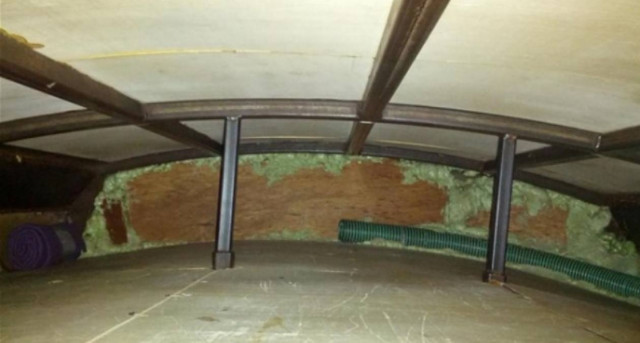 Μετανάστες βρέθηκαν στοιβαγμένοι σε κρύπτη λεωφορείου