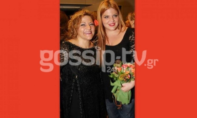 Μαμά και κόρη με το ίδιο look!