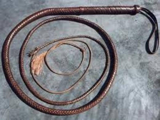 Μαστίγωσε μέχρι θανάτου τον γιο του για τους βαθμούς