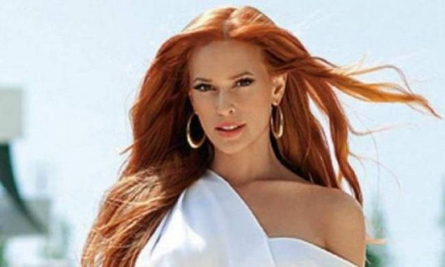 Δείτε την Σίσσυ Χρηστίδου με τα μπικουτί στο κεφάλι της