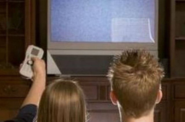 ΗΠΑ:Η τηλεόραση παραμένει η κύρια πηγή ενημέρωσης για τους Αμερικανούς