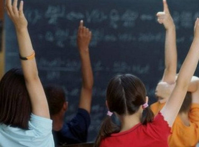 Στους δρόμους οι γονείς για τα κενά στα σχολεία