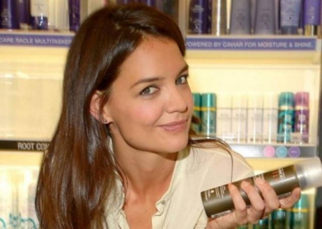 Δείτε πώς μεταμορφώθηκαν τα πόδια της Katie Holmes!