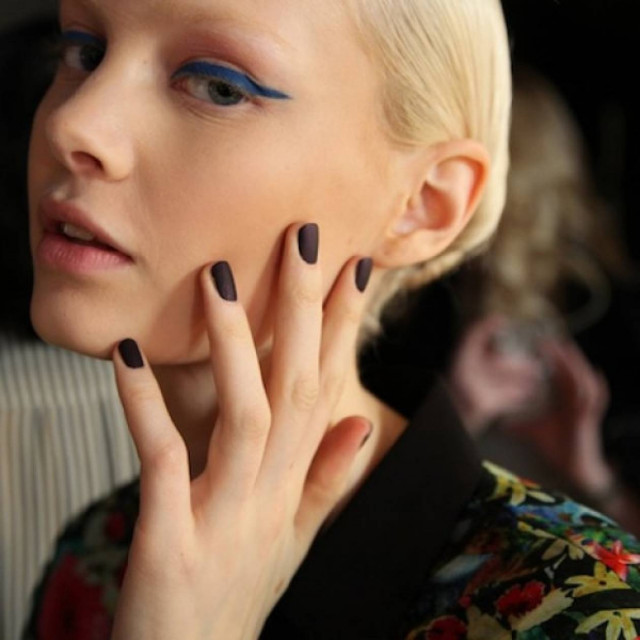 10 ολοκαίνουρια βερνίκια νυχιών - και μία έκπληξη