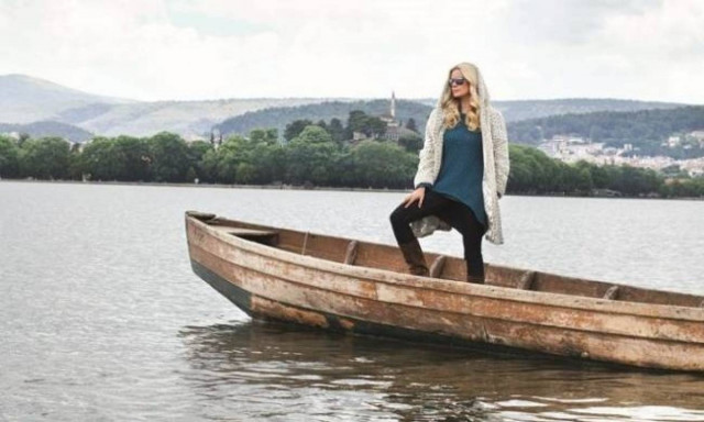 Ζέτα Μακρυπούλια: Η κυρά της λίμνης!