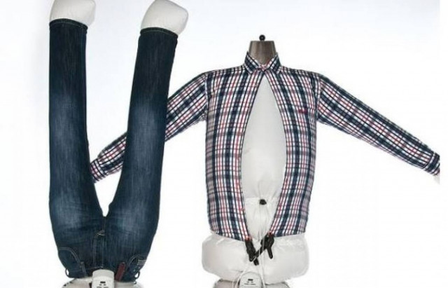 Απίστευτο: Άψογο σιδέρωμα χωρίς… χέρια!