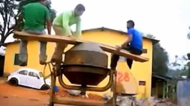 Οι άνδρες δεν ωριμάζουν ποτέ! Δείτε το βίντεο…