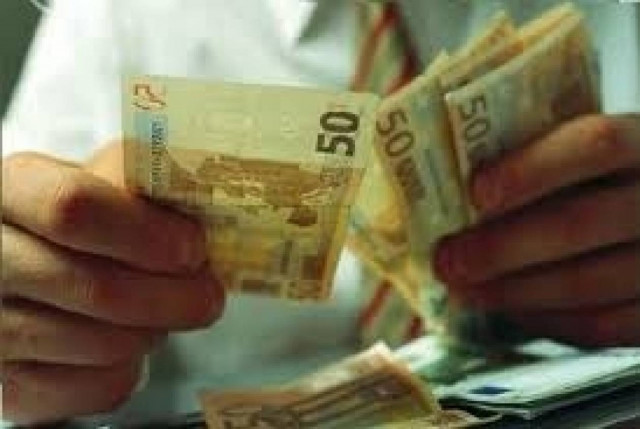 Καταδικάστηκε εφοριακός για μεγάλη κομπίνα με ΦΠΑ