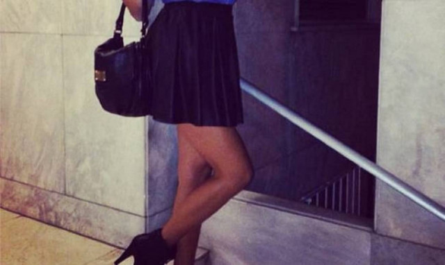 Η σέξι πόζα γνωστής τραγουδίστριας που τρέλανε τα social media!