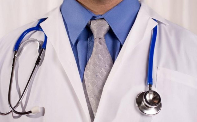 Δύο στους δέκα «κάνουν» τον γιατρό όταν αρρωσταίνουν