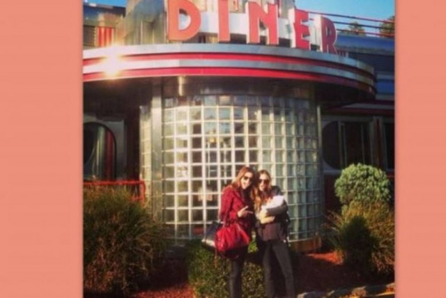 Ο γιος της Σοφίας Καρβέλα έκλεισε τον πρώτο μήνα ζωής του