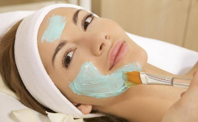 Φτιάξτε μόνες σας "φυσική" μάσκα προσώπου με αυγό!