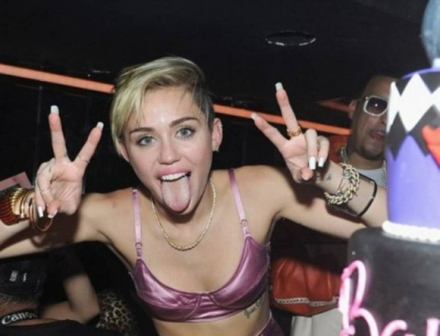 Η Μiley Cyrus πέρασε στην αντεπίθεση