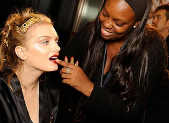 Πώς θα φρεσκάρετε το πρόσωπό σας σε χρόνο dt!