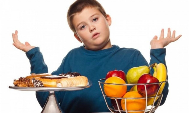 Πέντε γεύματα την ημέρα προστατεύουν τους έφηβους από την παχυσαρκία