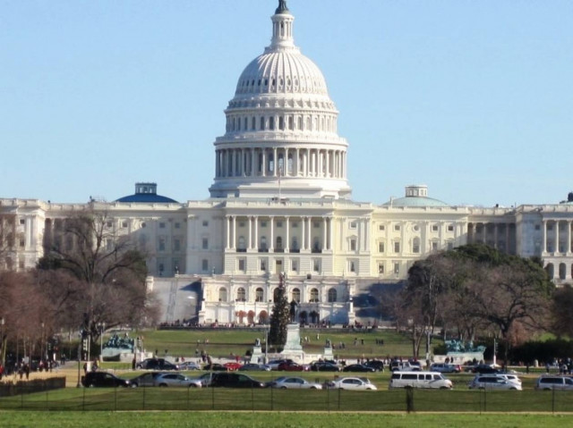 Προσπαθούν να βρουν λύση στη Γερουσία των ΗΠΑ για το όριο του χρέους