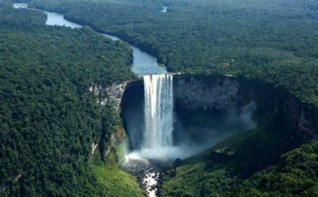 Οι εκπληκτικοί καταρράκτες του Kaieteur! (pics)