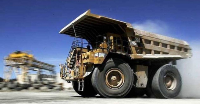 Φορτηγά - θηρία που μεταφέρουν 450  τόνους