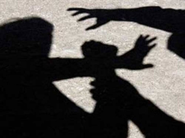 Σοκ στο Ξυλόκαστρο: Την ακολούθησε μετά τη δουλειά της και τη βίασε