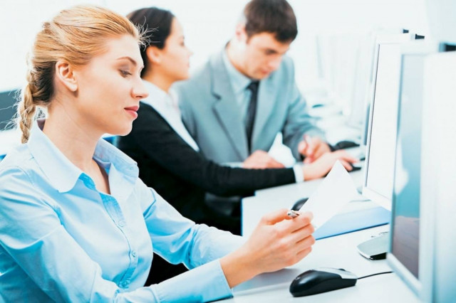 Πώς και πότε βγαίνουν στη σύνταξη 1 εκατ. γυναίκες