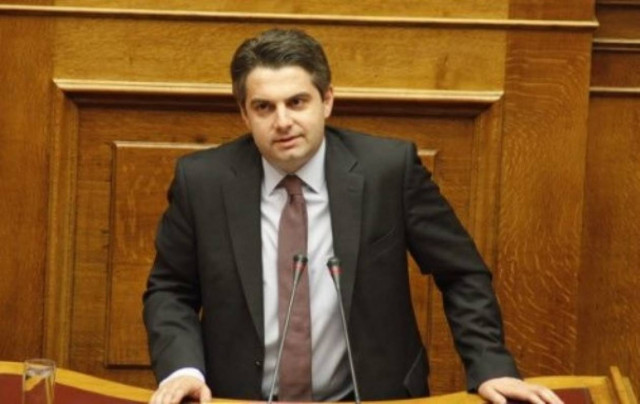 «Φαρμακερά βέλη» Κωνσταντινόπουλου για τα φωτοβολταϊκά