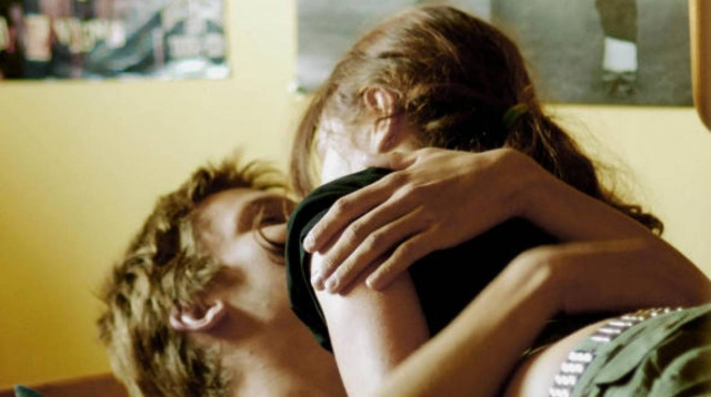 Πόσους εραστές έχει η μέση Ελληνίδα και ο μέσος Έλληνας;