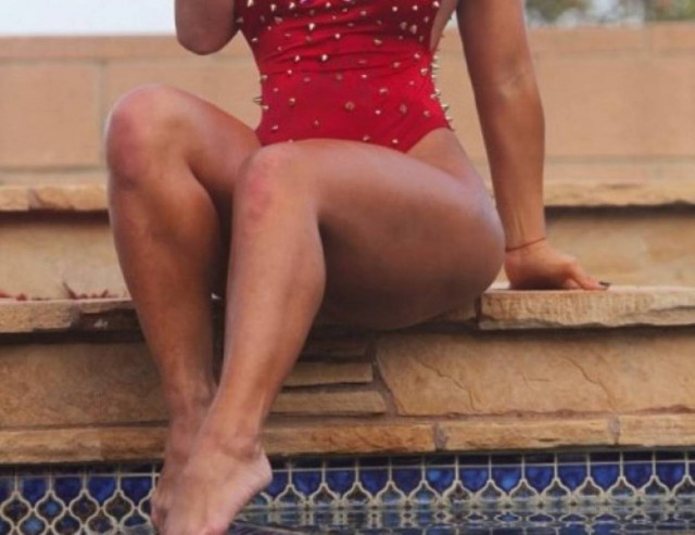 Ποια celebrity έβγαλε στη φόρα τις πλούσιες καμπύλες της;