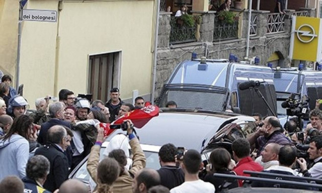 Διαδηλώσεις διέκοψαν την κηδεία του ναζί εγκληματία πολέμου Πρίμπκε