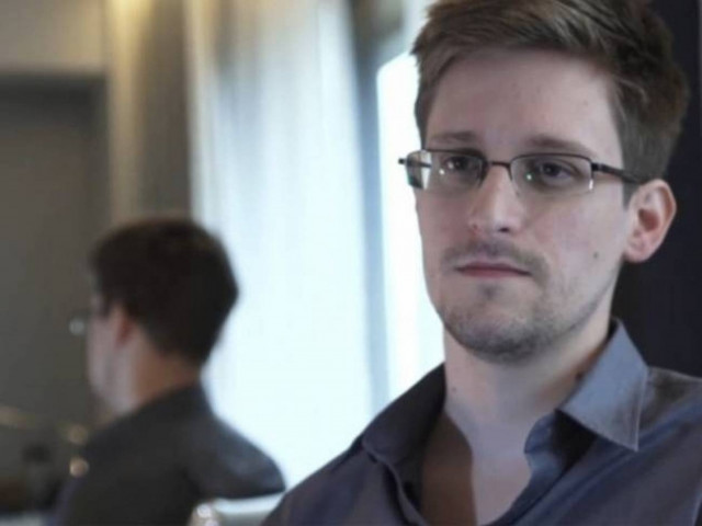 Ο πατέρας του Έντουαρντ Σνόουντεν αναχώρησε από τη Μόσχα