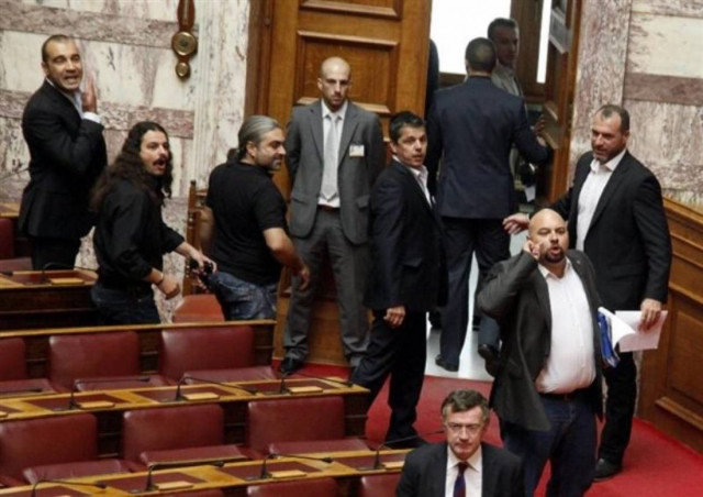 Αποχώρησε από την Ολομέλεια η Χρυσή Αυγή