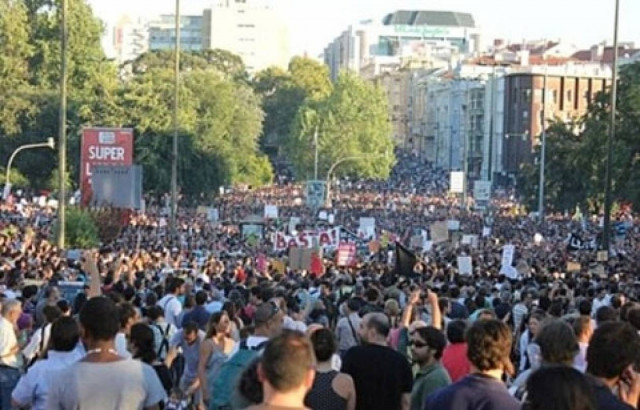 Με απεργίες απαντούν οι Πορτογάλοι στα μέτρα λιτότητας