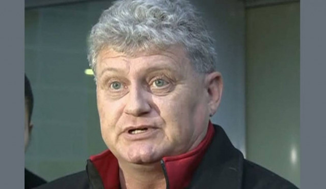 Ο πατέρας Σνόουντεν συμβούλευσε τον γιο του να μείνει στη Ρωσία