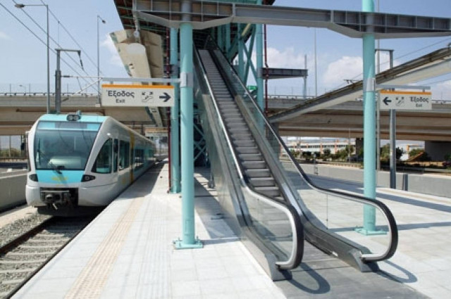 Λήξη συναγερμού στον Προαστιακό-Συνελήφθη ο παρολίγον αυτόχειρας