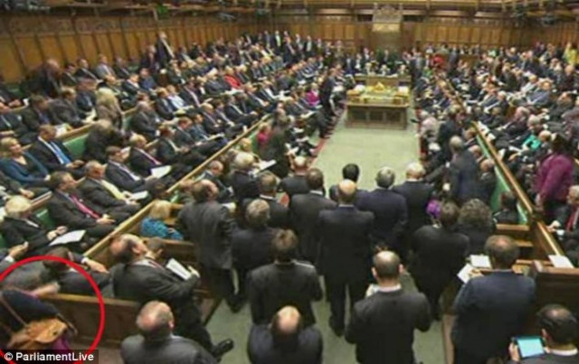 Οι...άξεστοι Βρετανοί βουλευτές