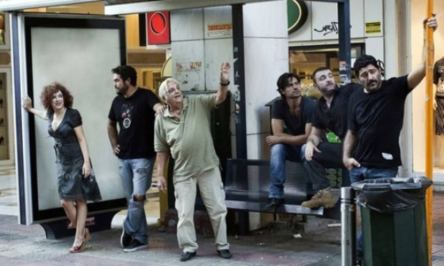 Είδη πρώτης ανάγκης αντί εισιτηρίου, στη παράσταση του θεάτρου Διάνα