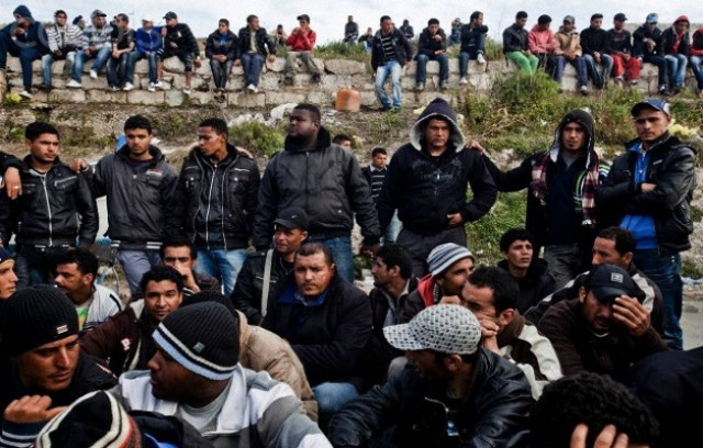 Περισσότεροι από 700 μετανάστες προσπάθησαν να μπουν στην Ισπανία