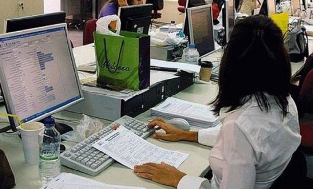 Το 65% των δημοσίων υπαλλήλων δεν ξέρει να στέλνει e-mail!