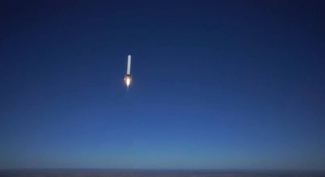 Εντυπωσιακό βίντεο από τη δοκιμή πυραύλου κατακόρυφης προσεδάφισης