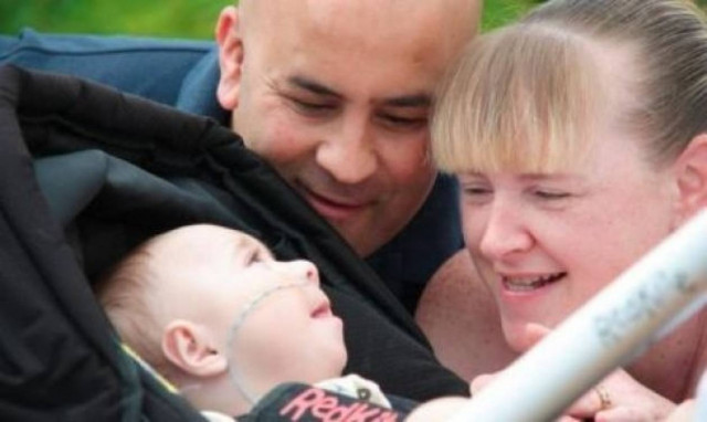 Επαναφέρουν το μωρό τους στη ζωή πέντε φορές τη μέρα επειδή...