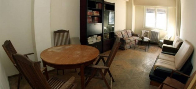 Επιπλώθηκαν τα διαμερίσματα των αστέγων στο Κέντρο της Αθήνας (pics)