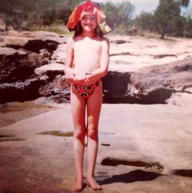 Δίμετρα πόδια από… κούνια: Αναγνωρίζετε ποιο sexy μοντέλο είναι;