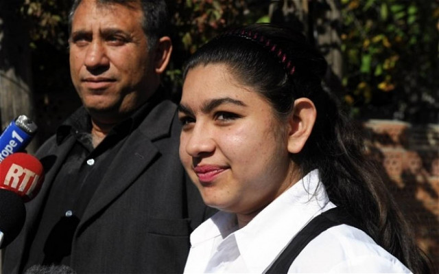 Μειώνεται η δημοτικότητα του Ολάντ εξαιτίας της Λεονάρντα!