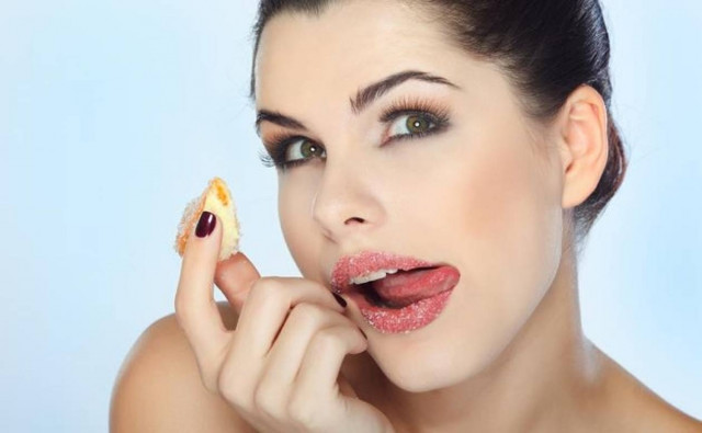 Πως η ζάχαρη γερνάει το δέρμα