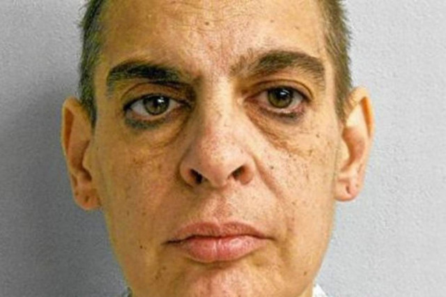 Μητέρα τέρας!Έβαλε φωτιά στα γεννητικά όργανα του γιου της