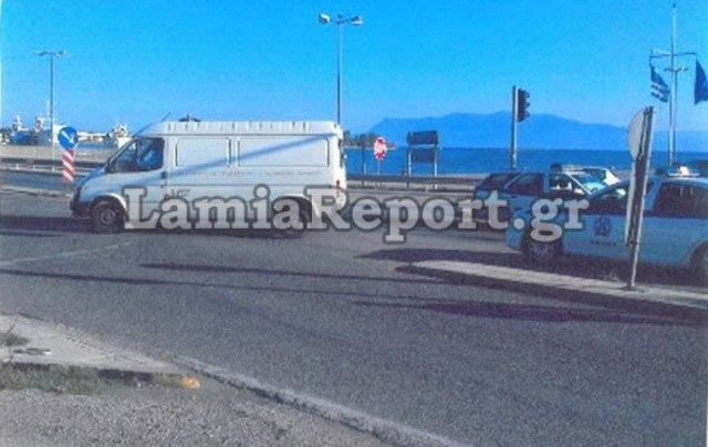 Καταδίωξη και μπλόκο για το κλεμμένο βαν στην Εθνική Οδό