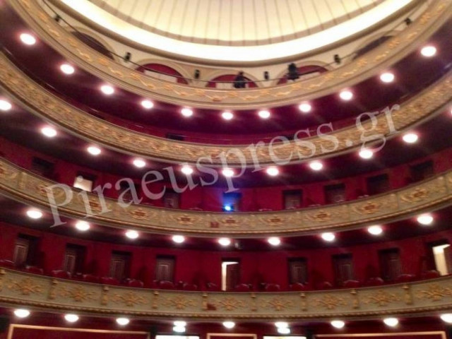 Εγκαίνια για το Δημοτικό Θέατρο Πειραιά παρουσία Παπούλια και Σαμαρά